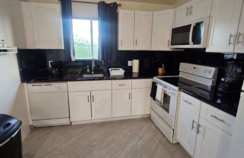 Mesa Apartment | Chic 2BR Oasis: Prime Locale!
