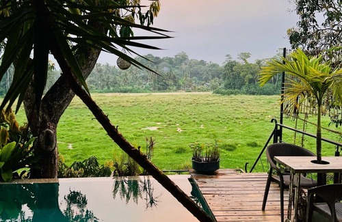 Kaduruduwa Villa | Chic 2BR Villa with pool - 10 Mins to Galle Fort & Unawatuna Beach