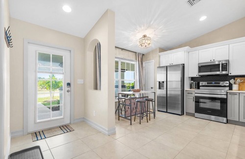 Mariner House | Chic 3BR Waterfront Stay in Cape Coral
