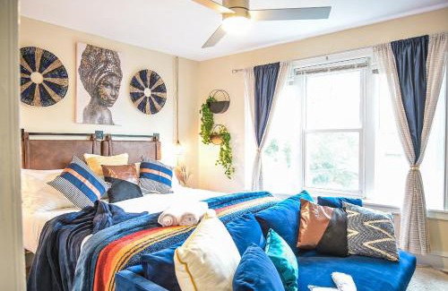 Germantown Apartment | Chic 4BR Dwelling with Backyard in Philadelphia