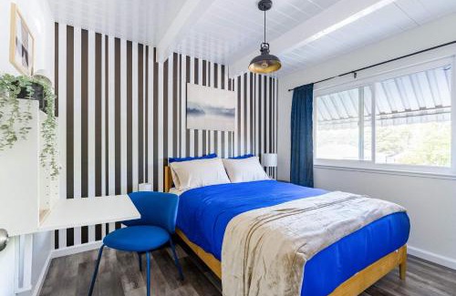 Poets Corner Apartment | Chic Abode In Central Berkley