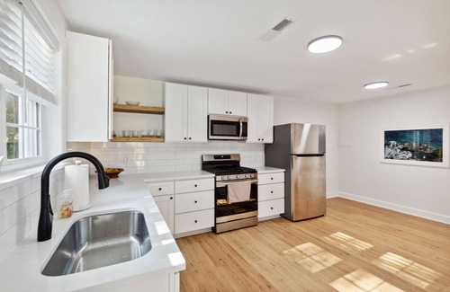 West Ashley House | Chic and Comfy Home | Close to Downtown & Beach