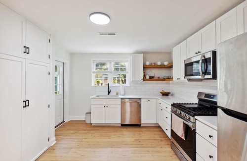 West Ashley House | Chic and Comfy Home | Close to Downtown & Beach