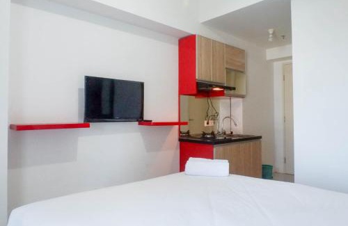 Surabaya Apartment | Chic and Cozy Studio Apartment at Tanglin Supermall Mansion By Travelio