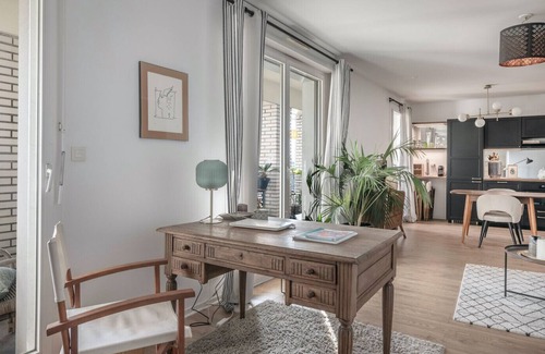 Madeleine-Champ de Mars Apartment | Chic and modern apartment on the banks of the Loire