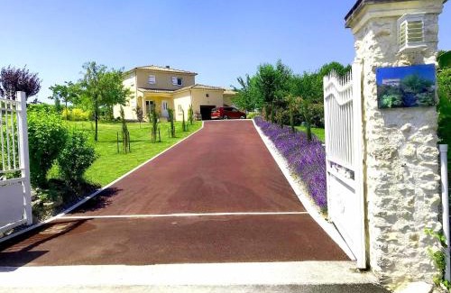 Segonzac House | Chic Apartment in Segonzac with Swimming Pool