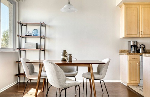 Beverly Grove Apartment | Chic Beverly Hills 1BR, near Shops and Bars on Rodeo, by Blueground