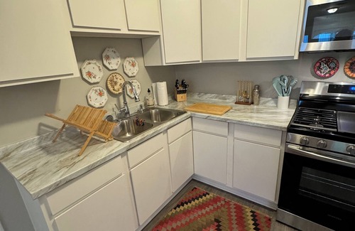 Midtown Cottage | Chic Central Gardens Carriage House in heart of midtown Memphis