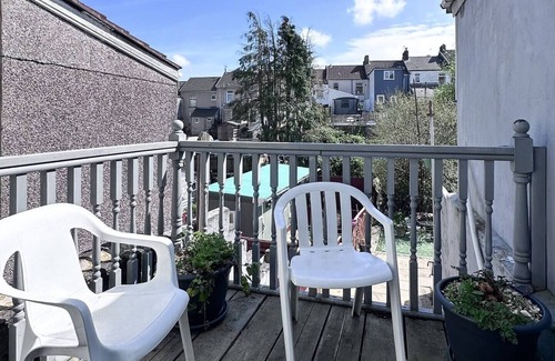 Pontypridd House | Chic Charming Classic 3bed w/Ensuite - Pontypridd
