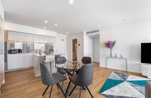 Wurtulla Apartment | Chic Coastal Escape with Pool & Gym Access