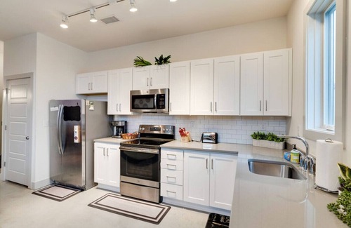 South Nashville Condo | Chic Condo: 2mi to Downtown, Sleeps 8+, by Geodis