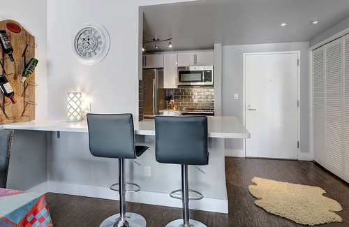 Downtown Seattle Condo | Chic Condo, views & designated EV parking in Downtown Seattle @Pike Place Market