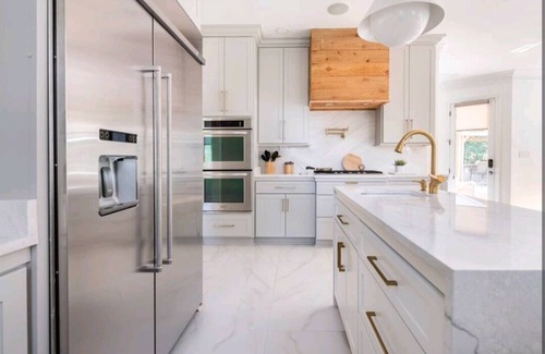 Hickory Withe House | Chic Countryside Estate-Fire Pit-Game Room-Chef's Kitchen