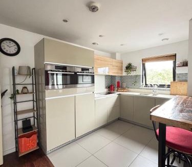 Sudbury Apartment | Chic&Cozy Flat with View 10min to Wembley Stadium