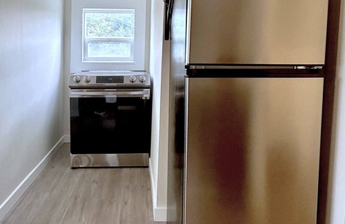 Renton Apartment | Chic, Cozy & New! Great location, Street Parking with AC