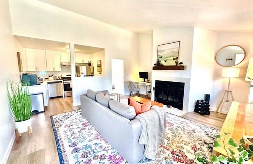 Oakmore Apartment | Chic & Cozy Oakland Getaway!