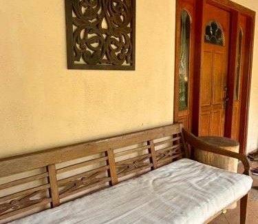 Tunku House | Chic Designer Room in Shared Bungalow SS1 Near LRT Petaling Jaya