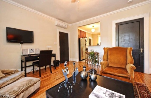 Dilworth Apartment | Chic Dilworth 1BR King Condo | Porch | Walkable