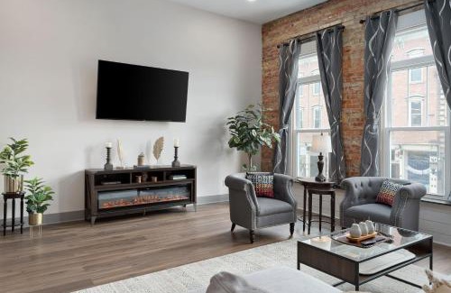 Millersburg Apartment | Chic Dowtown Escape-walk to shops & dining - OH Amish country