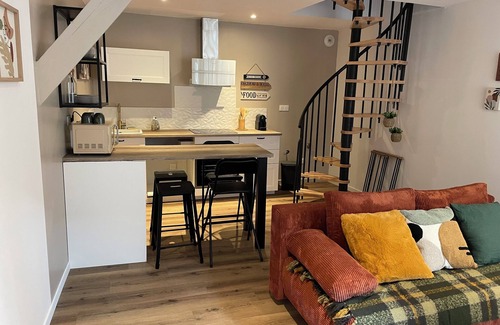 Chauvigny Apartment | Chic et Lumineux Dans le Bourg