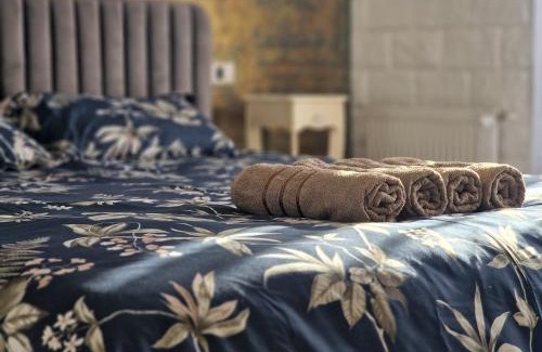 Floresti Apartment | Chic Flat - 24 H self checkin-free parking in the yard