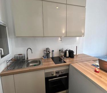 Thiers Apartment | Chic Flat Near the Beach