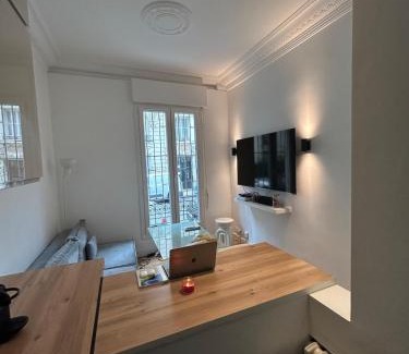 Thiers Apartment | Chic Flat Near the Beach