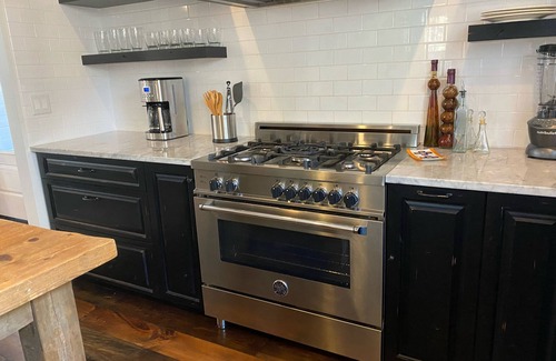 Mountainaire House | Chic home sleeps 9, has a hot tub, 3rd floor balcony, and EV Level 2 Charger