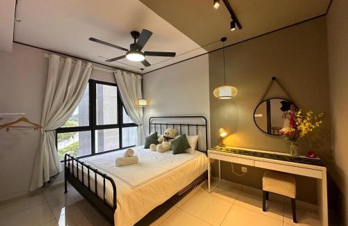 Rawang Apartment | Chic Homestay with Mini Cafeteria at Gamuda Garden