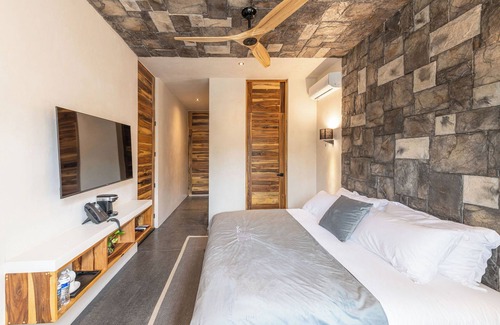 Tulum Hotel | Chic hotel in gorgeous Tulum with AC, full gym