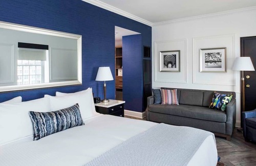 Capitol Hill Hotel | Chic King Stay Steps from The Capitol! Onsite Dining, Bar and Fitness Center