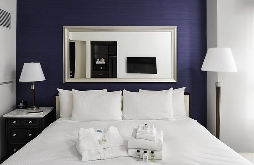 Capitol Hill Hotel | Chic King Stay Steps from The Capitol! Onsite Dining, Bar and Fitness Center