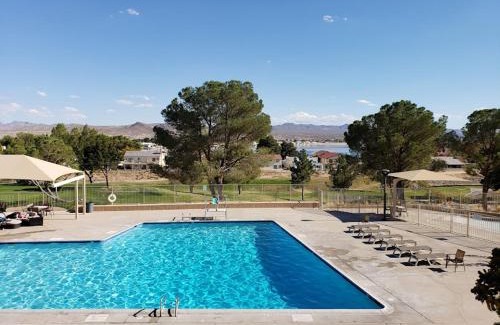 Silver Lakes Country Club House | Chic Lake House 3 bedroom