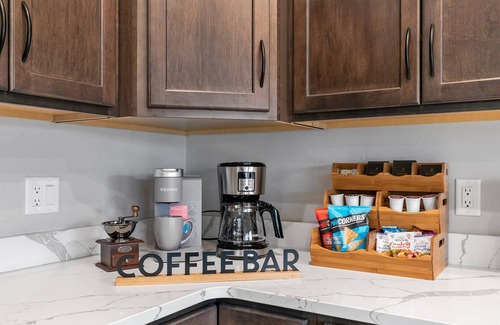 Pine River House | Chic Lakefront Escape- Hot Tub, Pier, & Kayaks