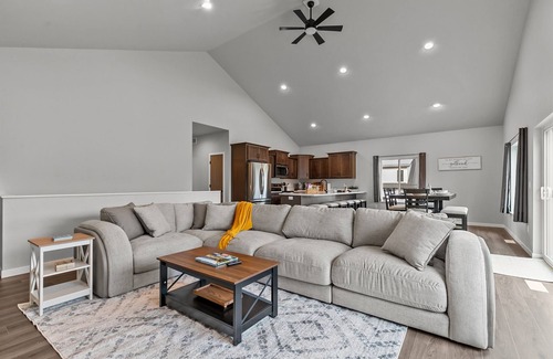 Pine River House | Chic Lakefront Escape- Hot Tub, Pier, & Kayaks