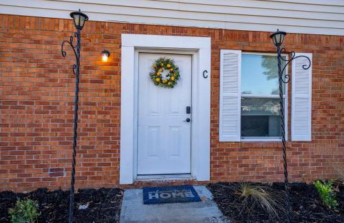 Springdale House | Chic & Modern 2BD Near CAE