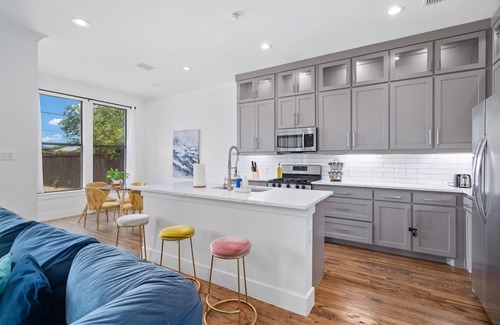 Cedar Crest House | Chic Modern New Build - Great For Large Families