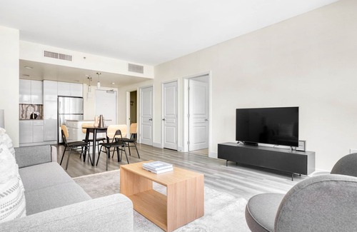 Mountain View Apartment | Chic Mountain View 2BR w/Roof Deck & W/D, near highways, by Blueground