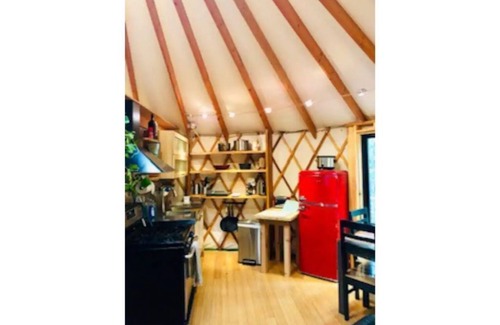 Pilot House | Chic Mountain Yurt near Floyd and Virginia Tech