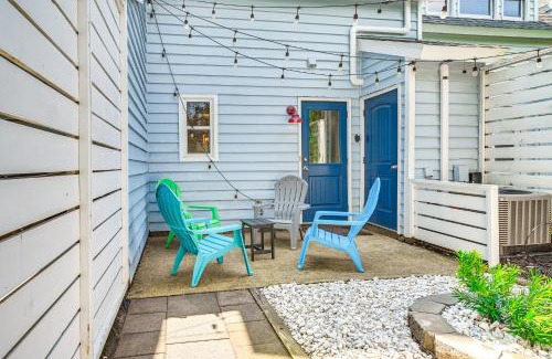 Murrells Inlet House | Chic Murrells Inlet Getaway about 2 Mi to Marsh Walk!