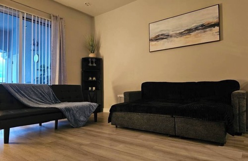 Las Vegas Apartment | "Chic Oasis 5 Min to The Strip"