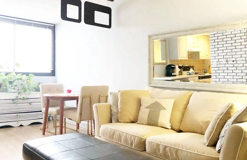 Stamford Condo | Chic Peaceful Apt, Quiet & Safe w/Garage Parking