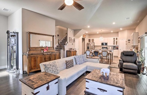 Rowlett House | Chic Rowlett Retreat with Views - Walk to Lake!
