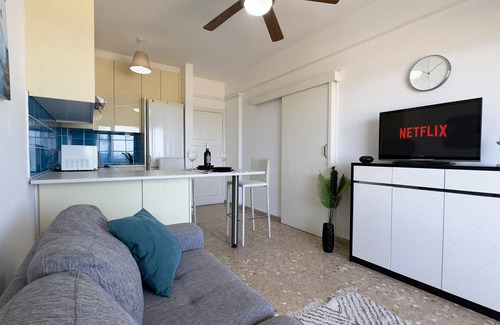 Larnaca City Centre Apartment | Chic Sea View apartment with WiFi and AC in Larnaca Centre