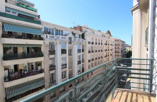 Thiers Apartment | Chic & Spacious Getaway in Nice - 10 min to Beach