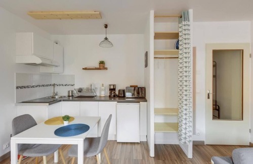 Centre Ville Rive Gauche Apartment | Chic Studio Avec Parking au Centre-ville