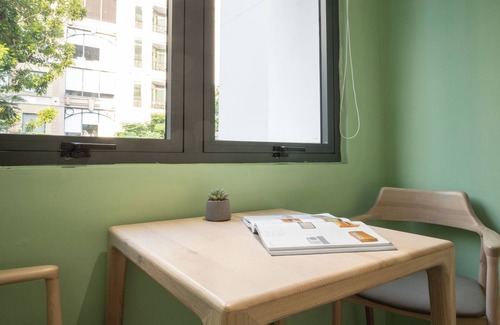 Phuong 6 Apartment | Chic Studio for 3 Guests with Private Balcony, Fast WiFi in vibrant Hồ Chí Minh