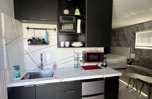 Charleston Preservation Apartment | Chic studio with AC and WiFi in enchanting Las Vegas