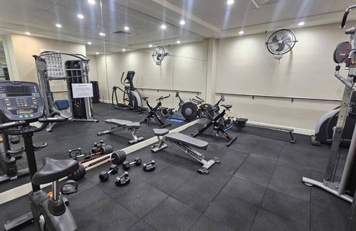 Toorak Apartment | Chic studio with WiFi, AC, fitness room in fabulous Toorak