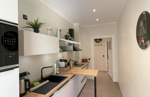 Neulindenau Apartment | Chic terrace apartment with private parking space Box spring bed TV WLAN in Leipzig